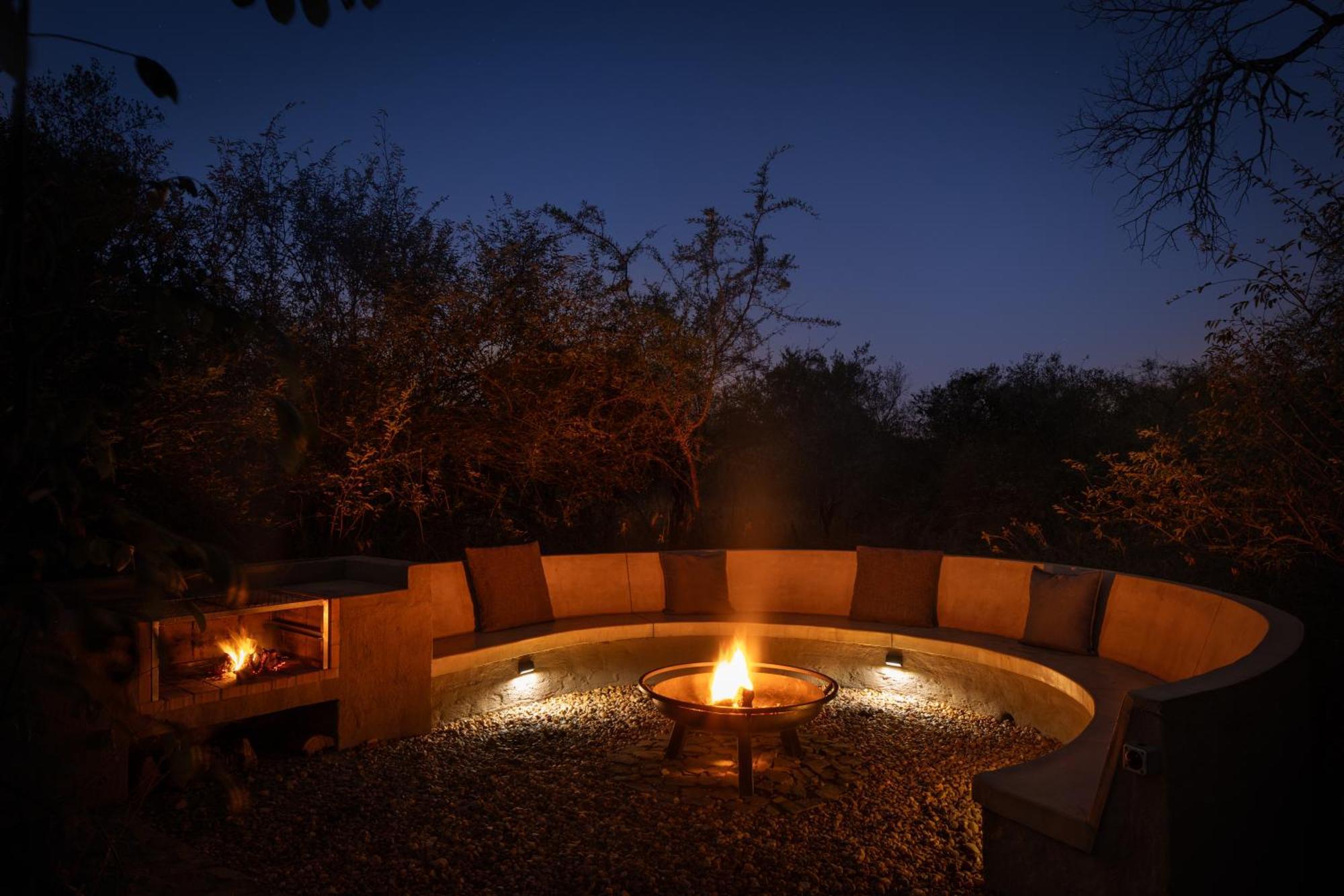 Rixile Kruger Lodge Skukuza Esterno foto